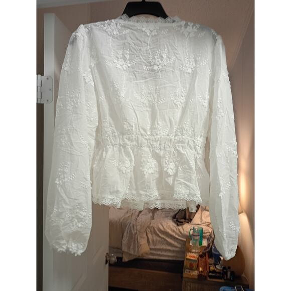 Women's White lace cropped dress top - Picture 4 of 4